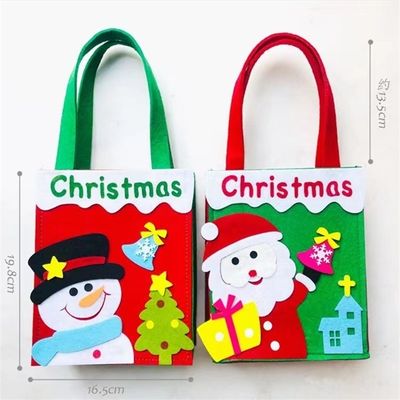 Gepersonaliseerde kleuren kersttas met handgemaakte vacht kerstman sneeuwman rendier ontwerp