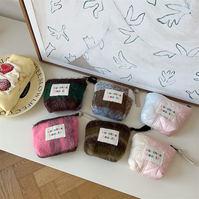 Alle seizoenen aangepast kleuren mini pluis cosmetische tas voor vrouwen Draagbaar en compact