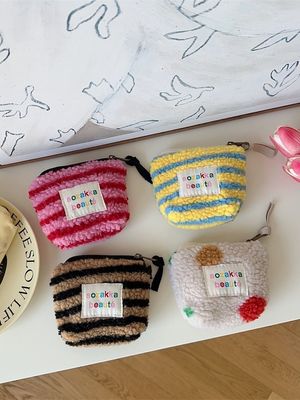 Alle seizoenen aangepast kleuren mini pluis cosmetische tas voor vrouwen Draagbaar en compact