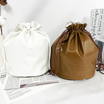 Custom Logo Printed PU Leather Drawstring Bag voor aangepaste kleur cosmetische verpakking