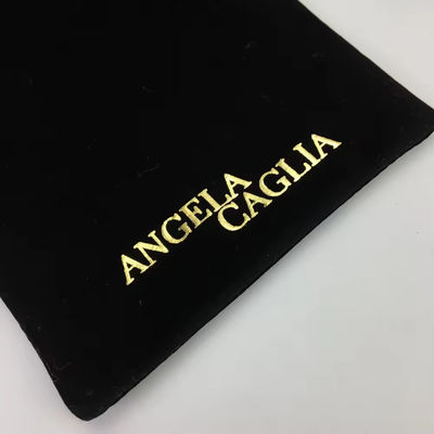 Draagbare zwart gevlokte goudgeprinte fluwelenzak voor gepersonaliseerde sieradenverpakking
