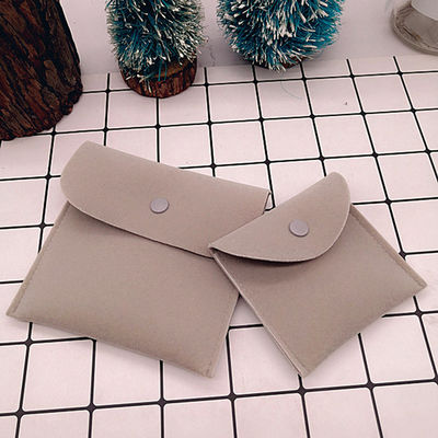 Op maat gemaakte fluweelzuurde lederen enveloppie sieraden zak voor halsketting ring oorbellen armband