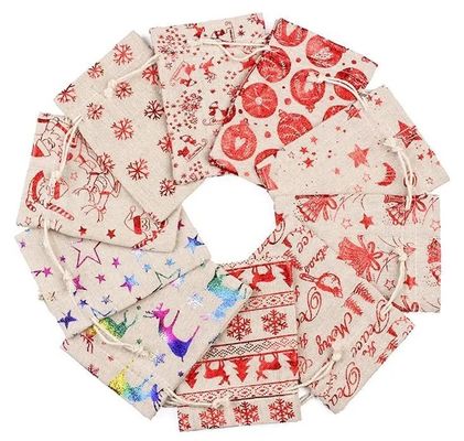 Kerstcadeautasjes Gepersonaliseerde kleurige jutezakken voor cadeautjes en feestelijkheden