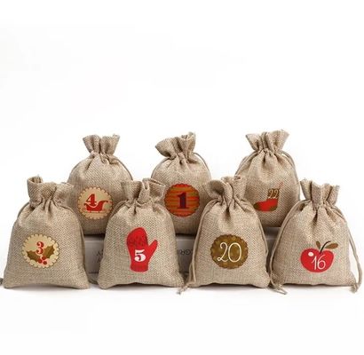 Kerstcadeautasjes Gepersonaliseerde kleurige jutezakken voor cadeautjes en feestelijkheden