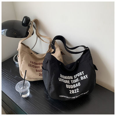 Polyester voering materiaal grote capaciteit één schouder crossbody doek zak voor dames