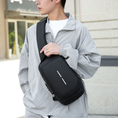Aanvaardbaar OEM/ODM PU Vintage Leather Crossbody Men's Bag voor mobiele telefoon