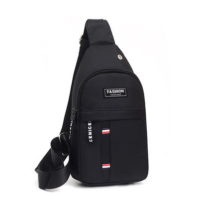 Custom logo oortelefoon gat mannen sling tas voor het dagelijks leven en sport in veelzijdige stijl