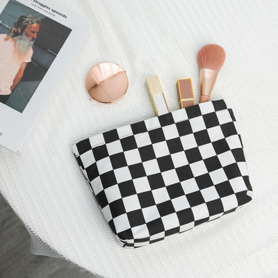 Mode Draagbare wastas op maat Zwart-wit Schakbord Cosmetische borsteltas
