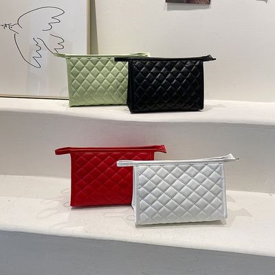 Polyester stof gecompliceerde reis cosmetische tassen voor uw aangepaste logo Puffy Puffer behoeften
