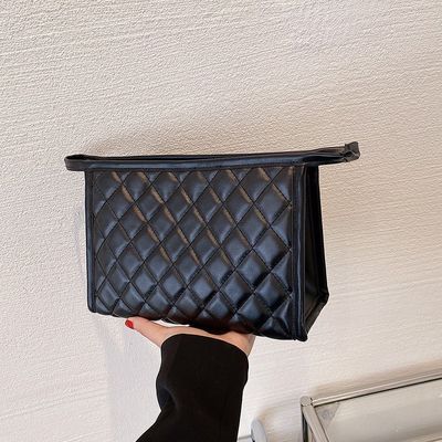 Polyester stof gecompliceerde reis cosmetische tassen voor uw aangepaste logo Puffy Puffer behoeften
