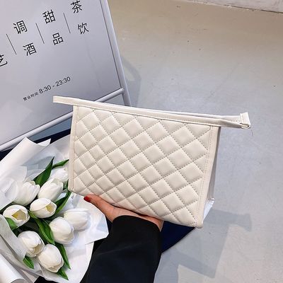 Polyester stof gecompliceerde reis cosmetische tassen voor uw aangepaste logo Puffy Puffer behoeften