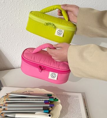 Gepersonaliseerde Koreaanse polyester make-up zak voor de lente opslag Levering in 15 dagen