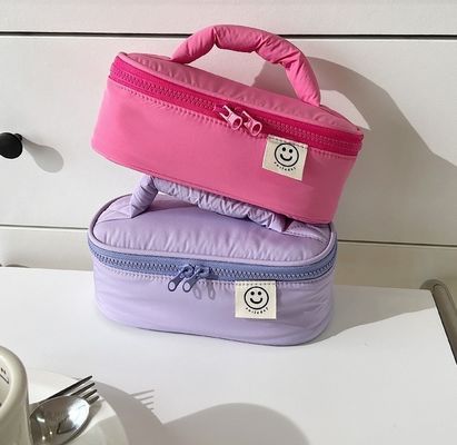 Gepersonaliseerde Koreaanse polyester make-up zak voor de lente opslag Levering in 15 dagen