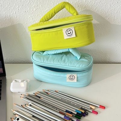 Gepersonaliseerde Koreaanse polyester make-up zak voor de lente opslag Levering in 15 dagen