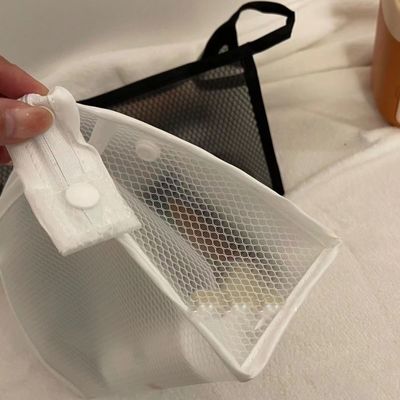 Custom Simple Nylon Mesh Make-up Bag voor toilet- en cosmetische opslag in zwarte kleur