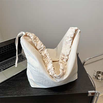 Grote capaciteit Nylon kruislichaam Pleated trekstreng schoudertas voor vrouwen winkeltassen