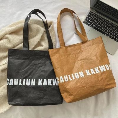 Unisex grote gekneusde wasbare handtas van kraftpapier met aangepast logo en enkel handvat