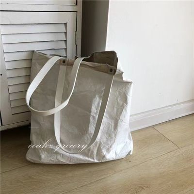 Unisex grote gekneusde wasbare handtas van kraftpapier met aangepast logo en enkel handvat