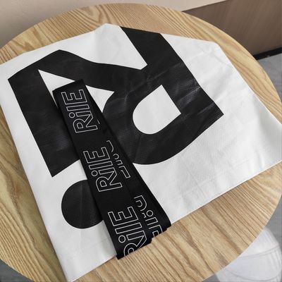 Gepersonaliseerd logo print PP geweven tas voor strandreizen studie promotie