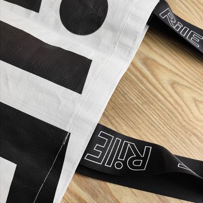 Gepersonaliseerd logo print PP geweven tas voor strandreizen studie promotie