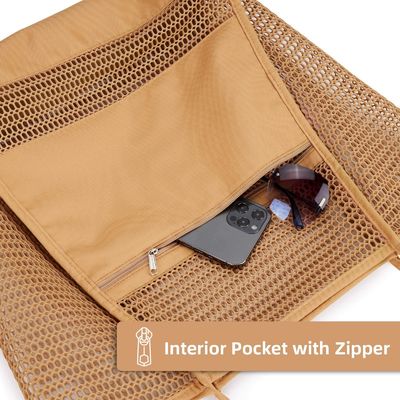 Persoonlijke grote gepersonaliseerde beach mesh tas met handdoek voor een leuke dag op het strand