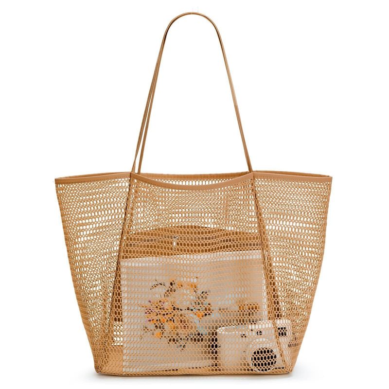 Persoonlijke grote gepersonaliseerde beach mesh tas met handdoek voor een leuke dag op het strand